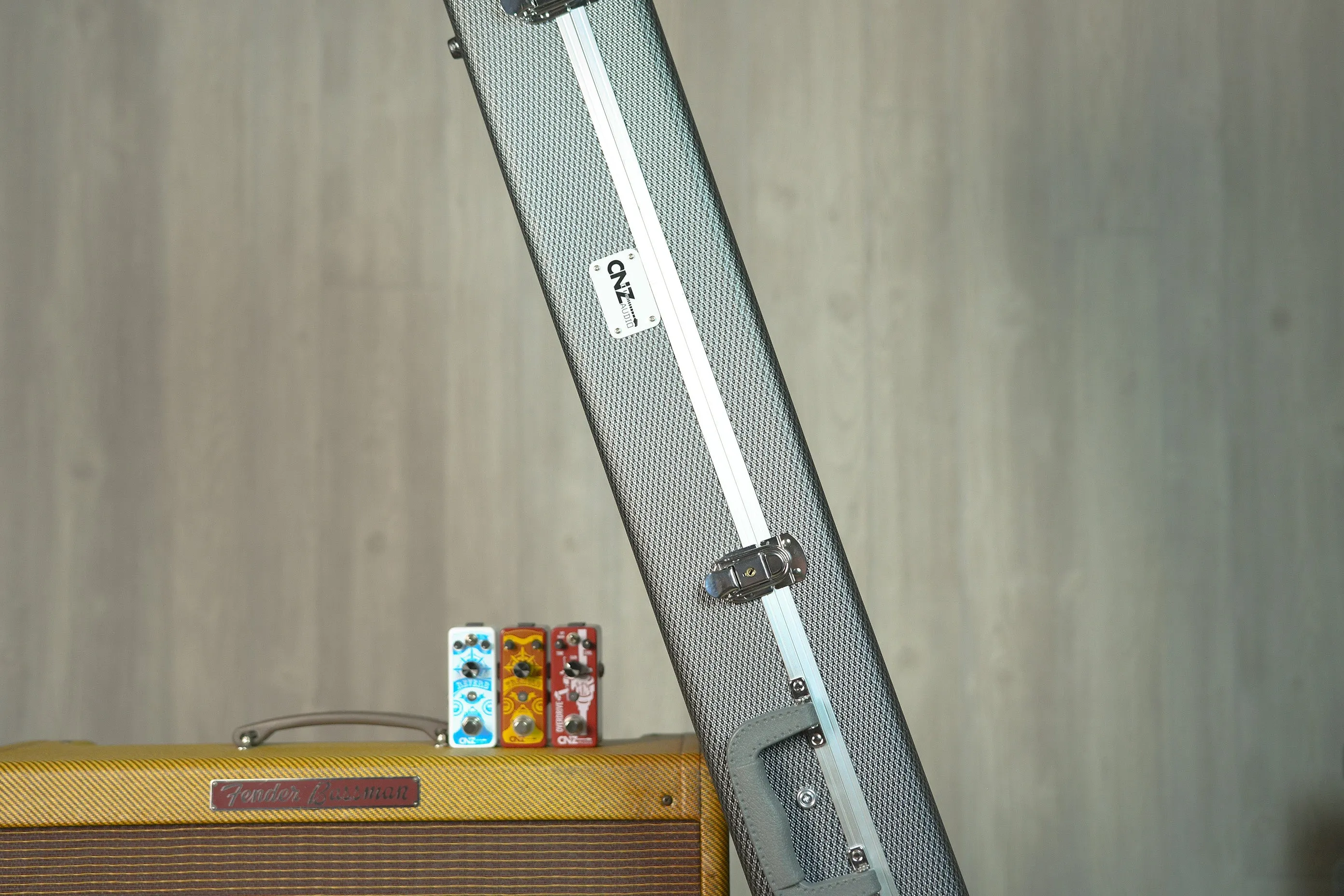 Deluxe ABS Bass Guitar Case - Textured Gray