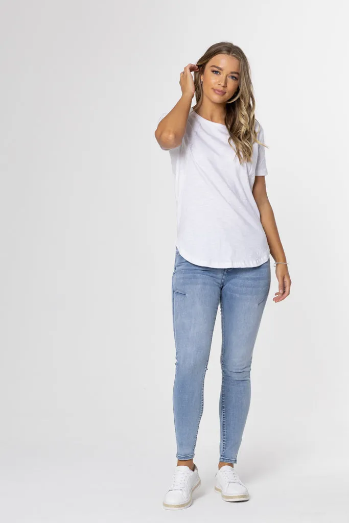 MACKENZIE S/S TEE - White