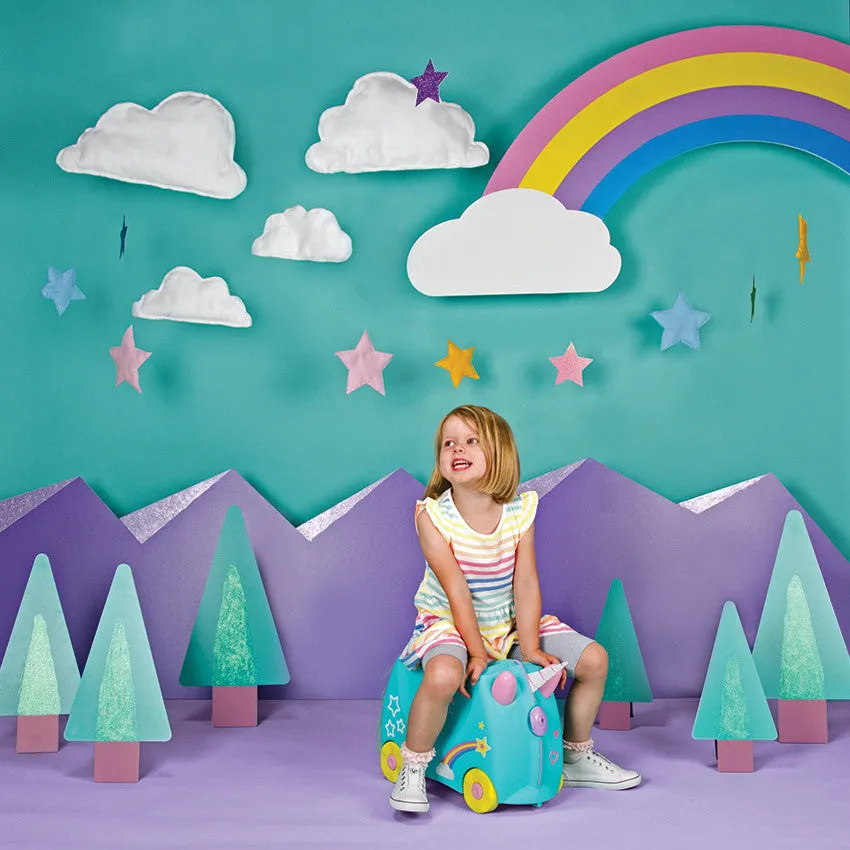Una the Unicorn Trunki